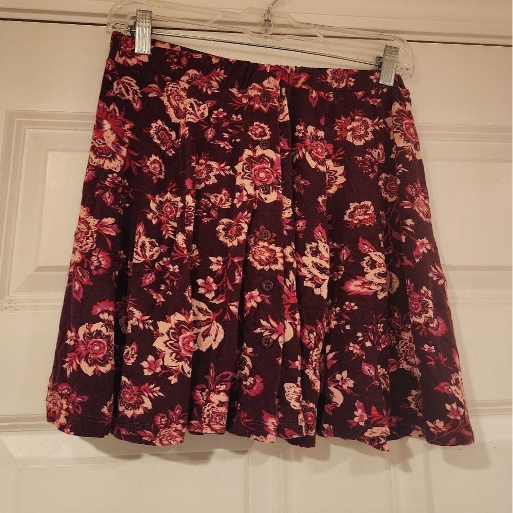 Burgundy floral stretchy skirt M